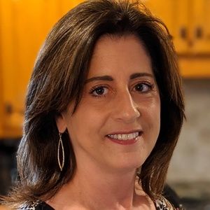 Meet your Posher, Lorraine